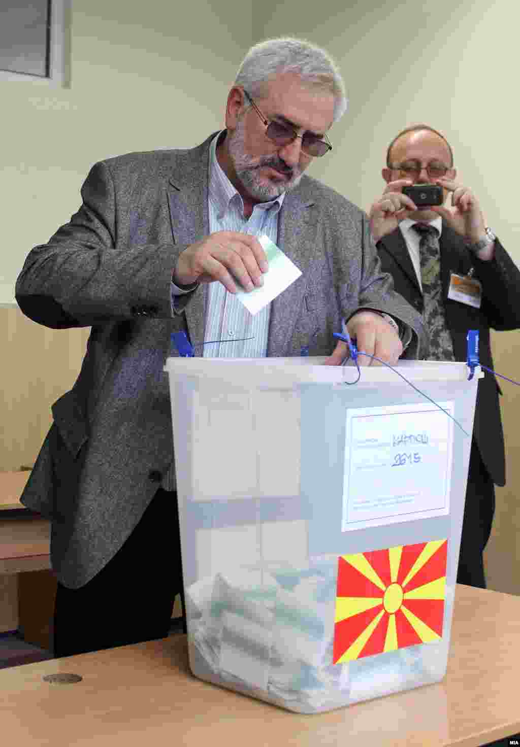 Macedonia - Zoran Popovski, candidate for President of Macedonia votes on first round of presidential elections in SKopje - 13Apr2014