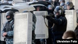 Зіткнення протестувальників в урядовому кварталі в Києві, 18 лютого 2014 року