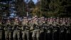 Pjesëtarë të Forcës së Sigurisë së Kosovës gjatë një ceremonie zyrtare.
