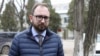 Полозов нагадав, що Джемілєва звинувачують у тому, що він нібито незаконно перетнув адмінкордон окупованого Криму з Херсонською областю 3 травня 2014 року