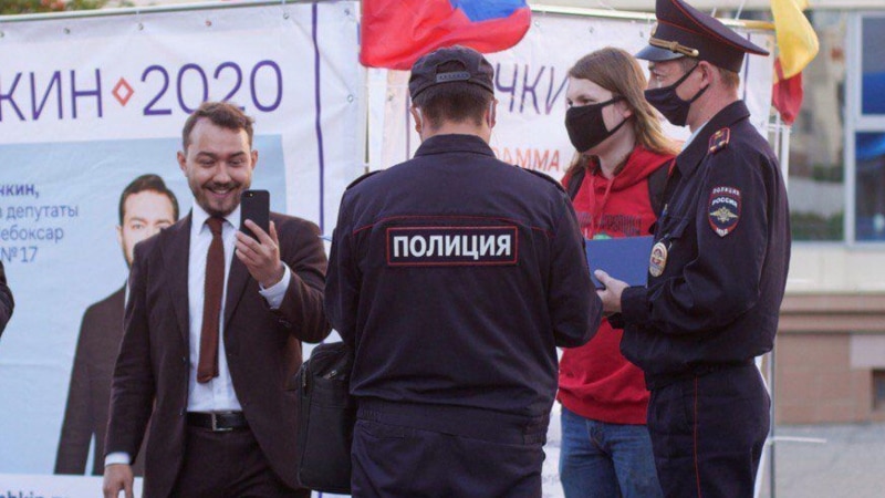 Главу чебоксарского штаба Навального оштрафовали за призывы прийти на его встречу с избирателями 