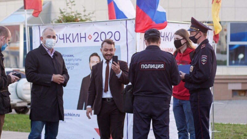 В Чебоксарах за незаконную агитацию задержаны координатор штаба Навального Семен Кочкин и волонтер Александр Парамонов 