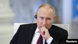 Vladimir Putin și-a exprimat, în nenumărate rânduri, nemulțumirea cu privire la extinderea NATO. 