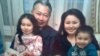 После того, как Курманбек Бакиев покинул Кыргызстан, выяснилось, что у него есть вторая жена, с которой они воспитывают двух детей.