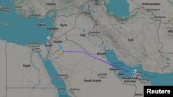 O captură de ecran preluată de pe Flightradar24 arată un zbor al companiei FlyDubai cu destinația Israel, care a fost deviat către Arabia Saudită.