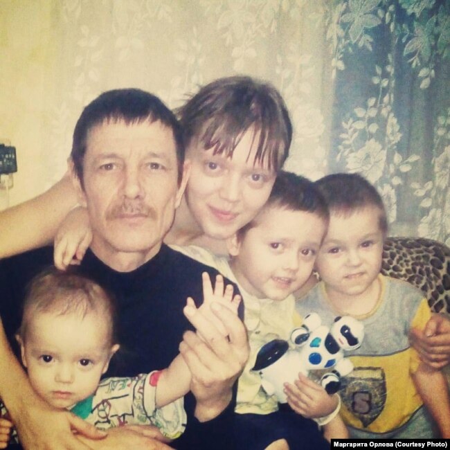 Ровшан Кагиров с женой и детьми