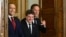 Președintele României, Nicușor Dan (centru), sosind alături de omologul său polonez, Karol Nawrocki, și secretarul general al NATO, Mark Rutte, la o conferință de presă la Palatul Cotroceni, după summit-ul B9, la București, pe 13 mai 2026