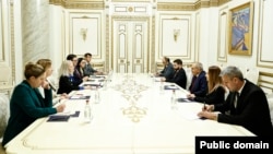 Baş nazir Nikol Paşinyan ABŞ dövlət katibinin müavini Ellison Hukeri qəbul edib.