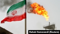 ایران قبل از تحریم‌های آمریکا روزانه ۲.۵ میلیون بشکه صادرات نفت داشت.