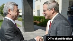 Armenia - President Serzh Sarkisian meets with Ambassador John Heffern at the U.S. Embassy in Yerevan, 2Jul2013.