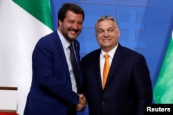 У лидера итальянских популистов Маттео Сальвини хорошие отношения с венгерским премьером Виктором Орбаном. И у обоих – с Владимиром Путиным.