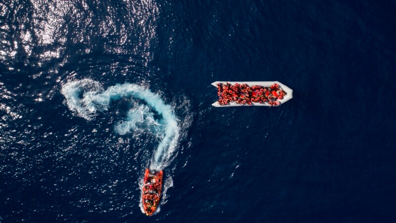 Потона чамец со мигранти во Турција
