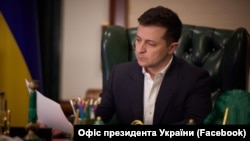 Про підписання указу Володимир Зеленський повідомив 26 лютого, в День спротиву окупації Криму