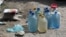 Plastik çüýşelere gaplanan suw