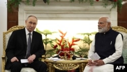 Presidenti i Rusisë, Vladimir Putin, dhe kryeministri i Indisë, Narendra Modi, takohen në Nju Delhi, 5 dhjetor.