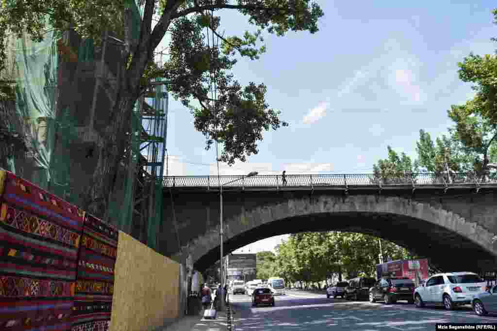 Georgia -- "Mshrali khidi", bridge. Tbilisi, 21May2018