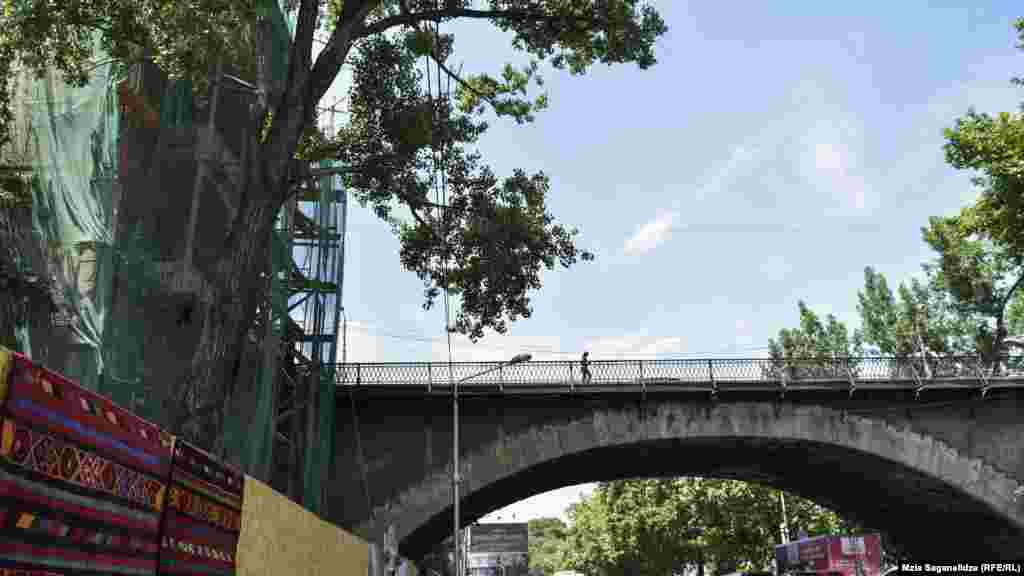 Georgia -- "Mshrali khidi", bridge. Tbilisi, 21May2018