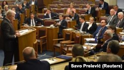 Обраќање на црногорскиот премиер Душко Марковиќ во Парламентот.