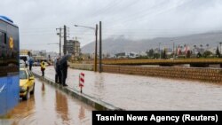 سرازیر شدن سیلابها در شیراز ایران