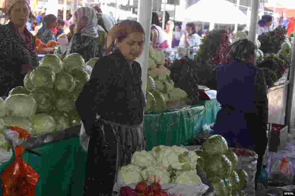 Дар орзуи арзонӣ #64