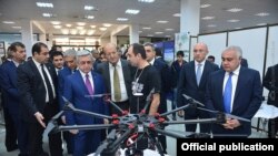 Президент Армении Серж Саргсян посетил выставку “Digitec-2016”, Ереван, 30 сентября 2016 г.