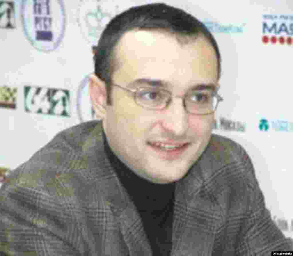 Фаррух Амонатов (Маскав) - Каҳрамони Осиёи Марказӣ - ғолиби сабқати интихобии Ҷоми ҷаҳон оид ба шоҳмот дар шаҳри Тошканд