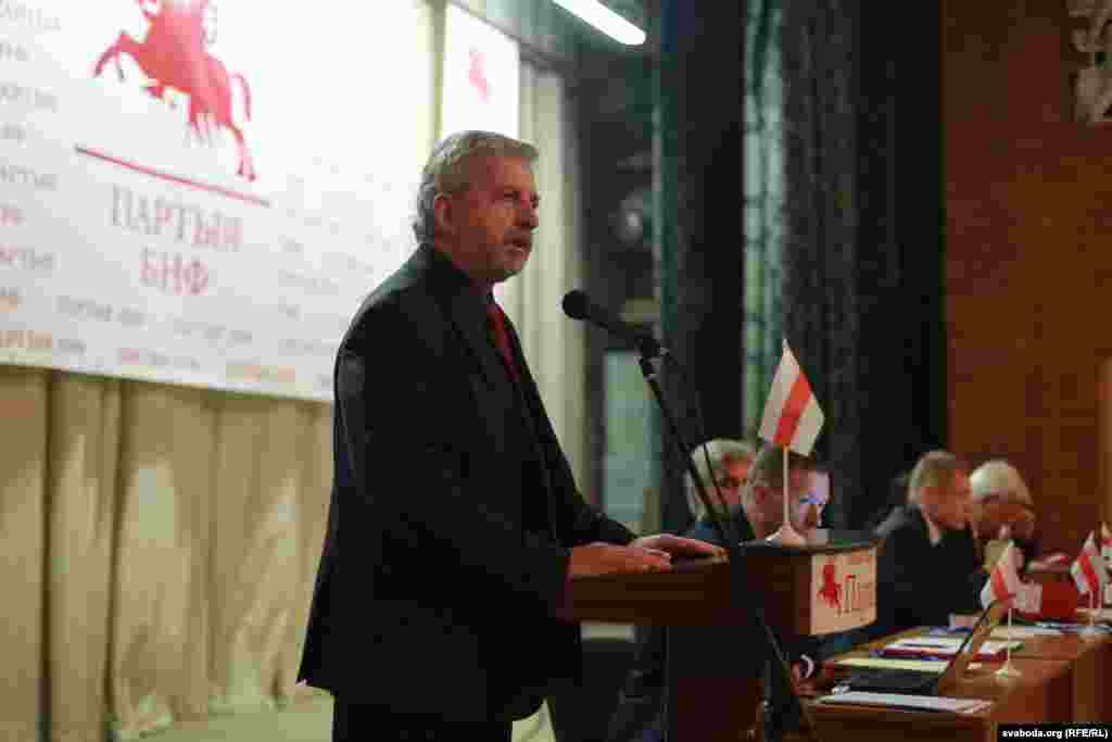 Аляксандар Мілінкевіч 