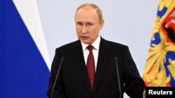 Дослідники кажуть, що Путін не зможе задовольнити взаємовиключні вимоги різних груп своїх прихильників