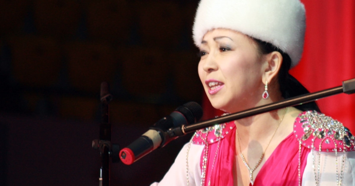 Катя мен Юлия Колесниченколардың жалаңаш суреттері