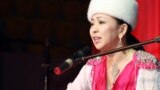Айнұр Тұрсынбаева, айтыскер ақын. Алматы, 11 ақпан 2012 жыл.