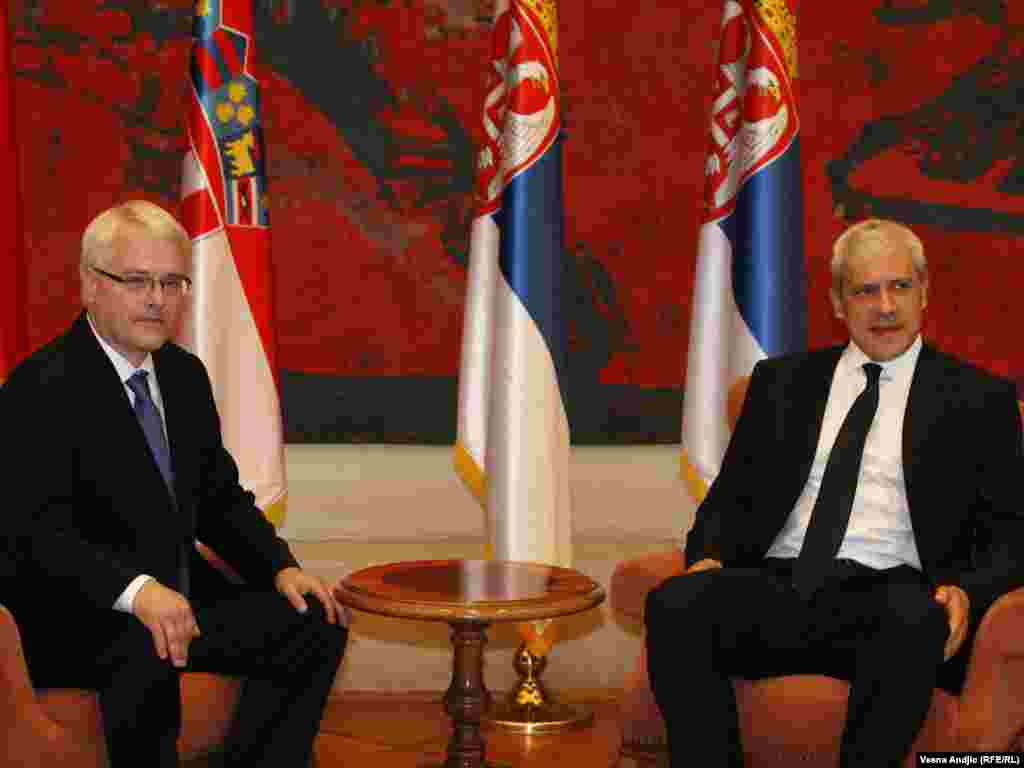 Predsednici Srbije i Hrvatske, 18. jul 2010. - Ivo Josipović i Boris Tadić založili su se za unapređenje saradnje dve zemlje i rešavanje otvorenih pitanja i izrazili su uzajamnu podršku u procesu evropskih integracija. 