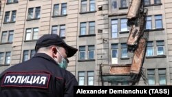 Полицейский в Петербурге