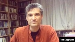 Farhad Meysami, a medical doctor, has been in prison since August 2018 after being sentenced to six years for supporting women protesting against the hijab law that forces them to cover their hair and bodies in public.
