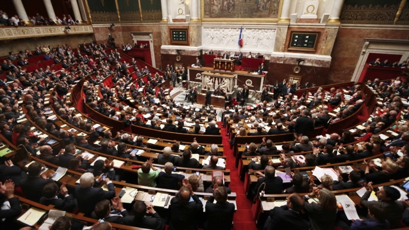 Франциянын Улуттук ассамблеясы Шинжаңдагы “геноцидди” айыптаган резолюция кабыл алды
