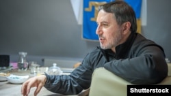 Собственник телеканала ATR Ленур Ислямов у себя в кабинете, Киев, 3 ноября 2016 года