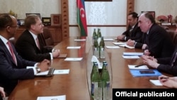 Səfir Earle Litzenberger Azərbaycan xarici işlər nazirliyində (sol), 11 mart 2019
