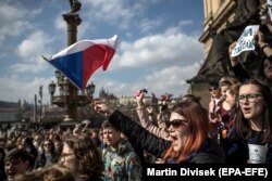 Протест против назначения Андрея Бабиша премьер-министром в Праге. Май 2018 года
