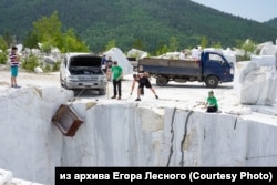 Егор Лесной и экоактивисты на Мраморном карьере