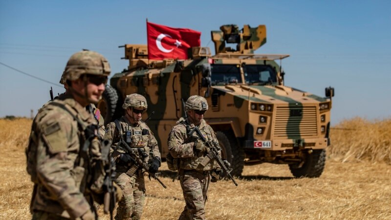 SHBA-ja tërheq trupat nga kufiri i Turqisë me Sirinë