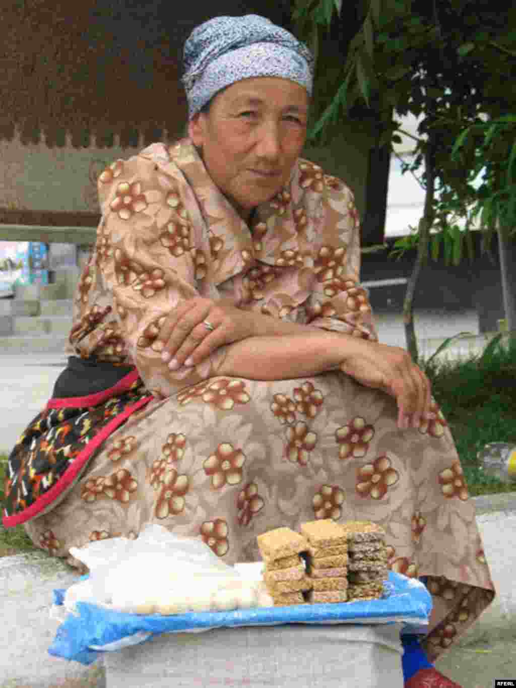 Uzbek Women Today #28