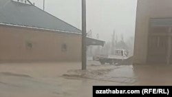 Daşoguz welaýatynda 5-nji aprelde doly we ýagyn ýagdy. 