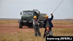 Ремонт електроопори на околиці села Чонгар Генічеського району Херсонської області, 11 жовтня 2015 року