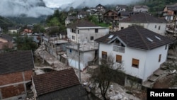 Pogled iz drona na uništene kuće u Donjoj Jablanici, BiH, 6. 10. 2024.