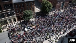 Protestuesit kundër racizmit në Boston 