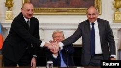 ისტორიული შეთანხმება მიღწეულია. „თქვენ ისტორიაში შეხვალთ“, - უთხრა აშშ-ის პრეზიდენტმა ილჰამ ალიევსა და ნიკოლ ფაშინიანს.