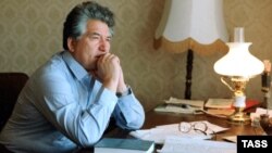 Чингиз Айтматов, 1 сентября 1985 года.