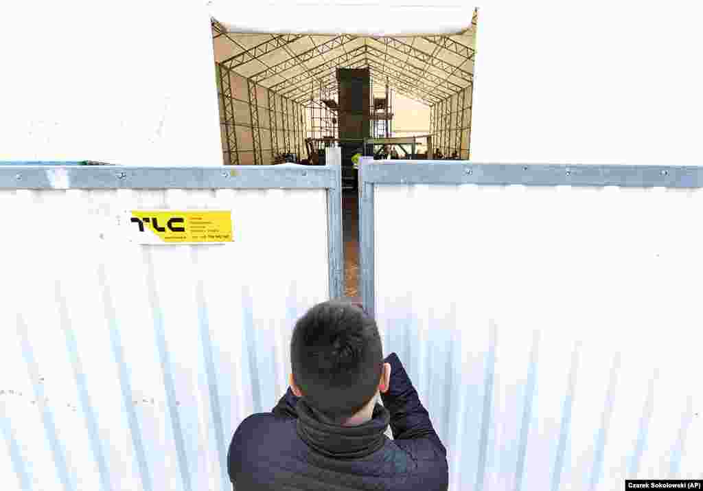 ПОЛСКА - Руските амбасадори во Полска, Естонија, Летонија и Литванија биле повикани на состанок во министерствата за надворешни работи на земјите, јавија руските медиуми без да ја посочат причината.