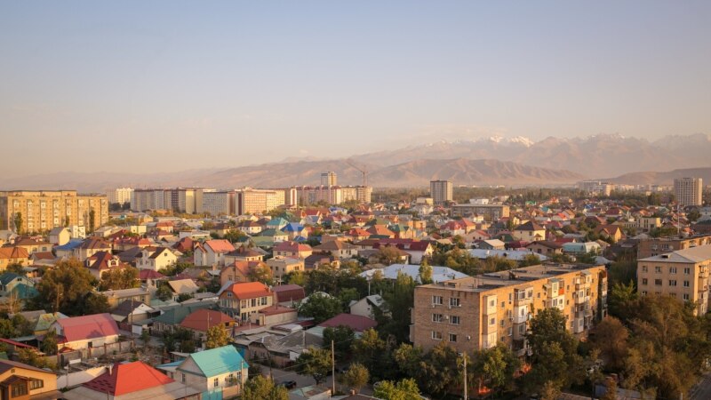 Жапаров Кыргызстанда үйлөрдүн сапаты текшериле баштаганын билдирди