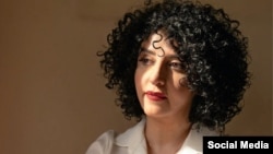 Нарґіз Мохаммаді та інших активістів затримали 12 грудня 2025 року під час церемонії пам’яті іранського юриста та правозахисника Хосрова Алікорді