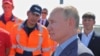 Путін 27 серпня проїхав на автомобілі по новій ділянці траси «Таврида» в анексованому Криму